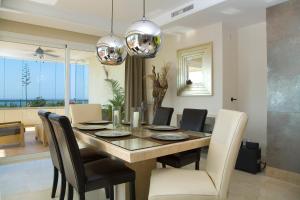 Posezení v ubytování Appt 401-3-Bed-Heaven Beach-Paseo-All year heated pool-Free Bikes