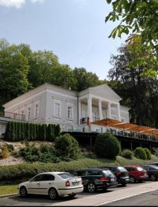 Budova, v ktorej sa apartmán nachádza