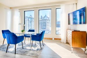TV a/nebo společenská místnost v ubytování Monsieur Jean - Hôtel Particulier