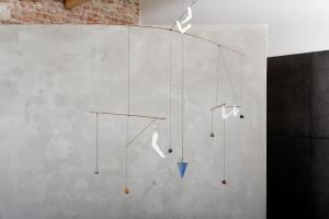 a room with a wall withmanentmanentmanentmanentmanentmanentmanentmanentmanentmanent at B&B DRUUM in Brussels