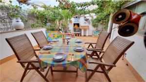 Patio alebo iná vonkajšia časť ubytovania Attic Terrace BCN, Near Airport & Cruise Port