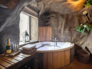 Vannituba majutusasutuses Holiday Home Manhay near Forest