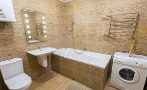 Kupatilo u objektu Modern Apartment with Panoramic View near Metro 23August +23 fotografije