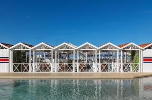 Bazén v ubytování Hotel Hermitage nebo v jeho okolí