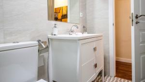 Kúpeľňa v ubytovaní Casa de Bisagra + 37 fotografií