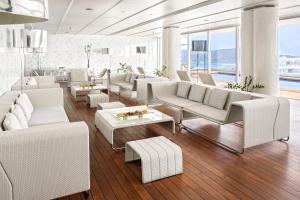 Гостиная зона в Elounda Beach Hotel & Villas, a Member of the Leading Hotels of the World