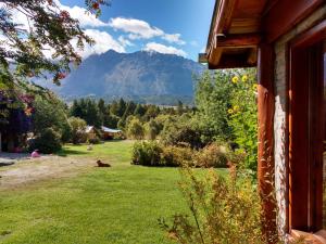 Pemandangan gunung umum atau pemandangan gunung yang diambil dari lodge