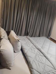 Ένα ή περισσότερα κρεβάτια σε δωμάτιο στο Castle Hostel