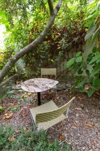 Taman di luar Gästezimmer Plänke