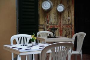 Il Giardino di Gianni tesisinde bir restoran veya yemek mekanı