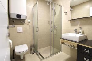 Ванна кімната в Montenegro Sea Pearl Apartments Petrovac