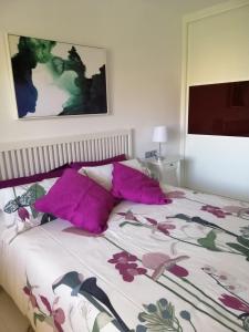 Postel nebo postele na pokoji v ubytování Apartamento 315 en paseo marítimo 96 + 37 fotografií