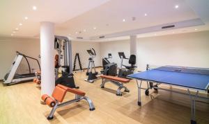 Posilňovňa alebo fitness centrum v ubytovaní Apt 321 Heaven Beach Apartments Guadalmansa Playa