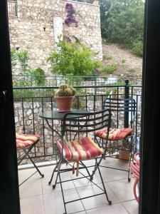 A balcony or terrace at Saint Nicolas