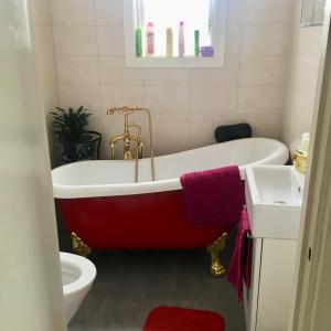 A bathroom at Parkgatan villa