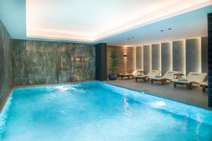 Ntinas Filoxenia Hotel & Spa内部或周边的泳池