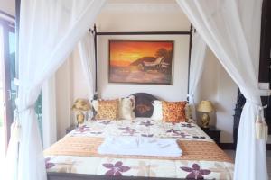 Imagen de la galería de Majestic Villas Guesthouse Phuket., en Rawai Beach