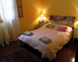 Postel nebo postele na pokoji v ubytování Escapadas romanticas en Granada jacuzzi + 2 fotografie