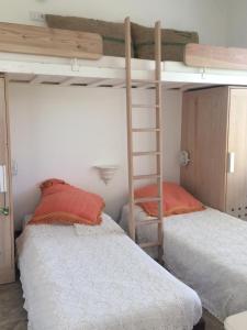 Un pat sau paturi într-o cameră la Casa da Serra