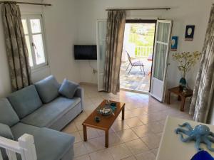 Gallery image of Anthoula's Sea View Apartment in Piso Livadi