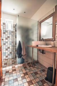 A bathroom at Sirály Apartman Fonyód