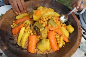 Makanan di atau berdekatan hotel