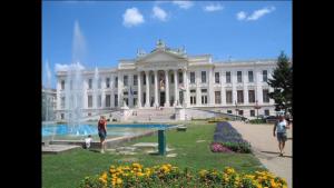 Gallery image of Bart&oacute;k Apartment in Szeged