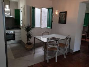 Kuchyň nebo kuchyňský kout v ubytování Apartamento Las Setas