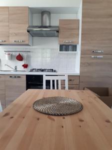 Kuchyň nebo kuchyňský kout v ubytování Villa Teseo