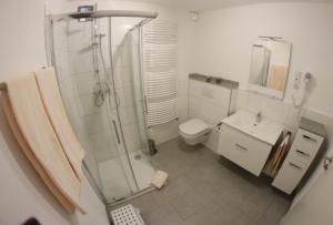 Koupelna v ubytování Ferienwohnungen und Appartements - Haus Budinger