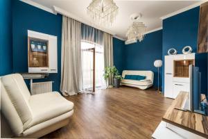 Gallery image of Stylish apartment with a balcony overlooking the park in Odesa +12 photos