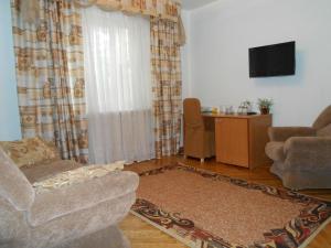 TV a/nebo společenská místnost v ubytování Zhibek Zholy Hotel