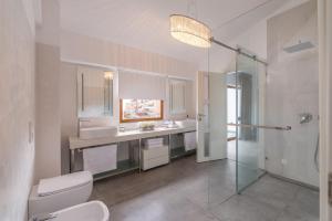 Koupelna v ubytování PALMA city HOTEL