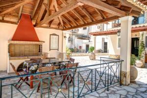 Gallery image of Trident Studios and Apartments in Kavos