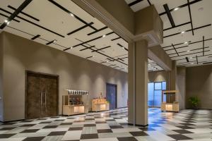 Fotografija v galeriji nastanitve Luminor Hotel Airport Sidoarjo By WH , Best Choice and Strategic Location with a Rooftop area in Town v mestu Sidoarjo
