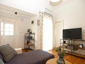 TV a/nebo společenská místnost v ubytování Apartments Ilija 1363