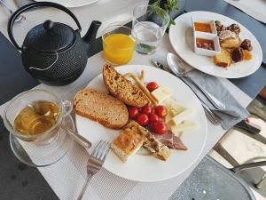 Jídlo v hotelu nebo okolí
