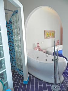 Ванная комната в Hotel Holiday
