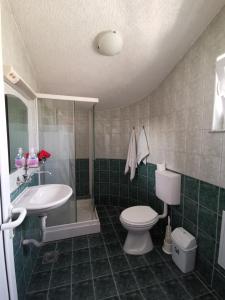 Phòng tắm tại Villa Centar Ohrid