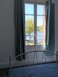 Výhled na řeku, která protéká v blízkosti bed and breakfast