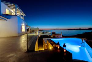 Bazén v ubytovaní Villa Tonic by Mykonos Mood alebo v jeho blízkosti