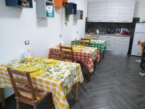 Kuchyňa alebo kuchynka v ubytovaní la casa dei limoni