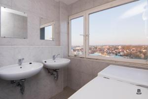 Koupelna v ubytování Skyhostel Friedrichshafen + 37 fotografií