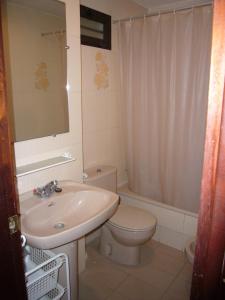 Kúpeľňa v ubytovaní Apartamentos Gemelos IV - Fincas Arena + 12 fotografií