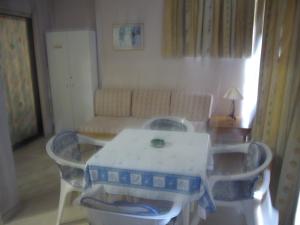 Posedenie v ubytovaní Apartamentos Gemelos IV - Fincas Arena