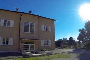 Budynek, w którym mieści się apartament