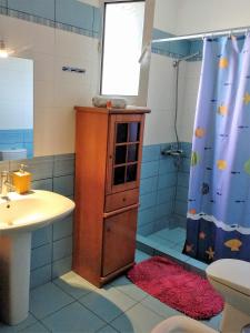 Ett badrum på Majia 2 bedroom apartment