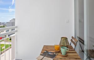 Μπαλκόνι ή βεράντα στο Comfortable 3-Bedroom Apartment with Balcony and Fast Wi-Fi - 10 Minutes from Old Town