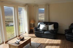 A seating area at Trotternish Ridge View