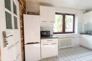 Kuchnia lub aneks kuchenny w obiekcie RETRO HOUSE